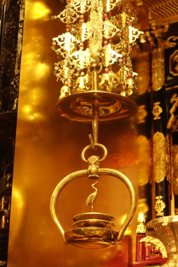 真宗大谷派の仏壇と仏具（1） 輪灯（りんとう） | 仏壇・仏具・神具 宗教用具の全日本宗教用具協同組合