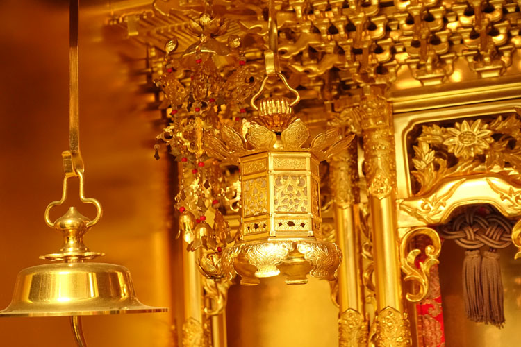 浄土真宗本願寺派の仏壇と仏具（3）金燈籠（かなどうろう） | 仏壇・仏具・神具 宗教用具の全日本宗教用具協同組合
